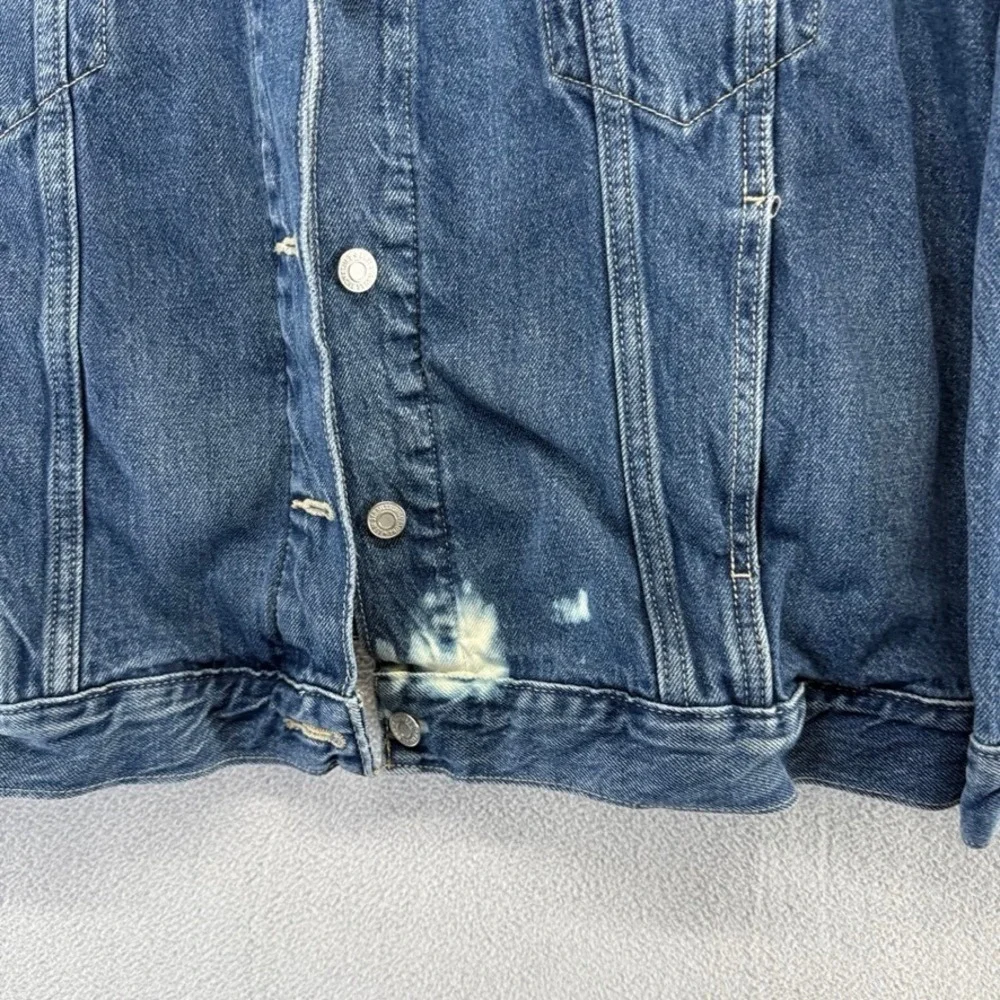Levis Denim Jacket Women's XL Blue Dark Wash Biker Trucker Pockets Boxy Jean